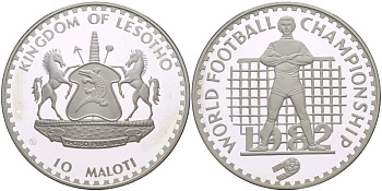 Лесото 10 малоти 1982 чемпионат мира по футболу 1982 года в Испании, вратарь в воротах KM 32 серебро PROOF 11-112-12