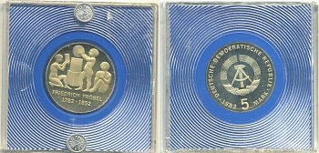 ГДР 5 марок 1982 А, 200 лет со дня рождения Фридриха Фребеля, тираж 5500 экз, в оригинальной упаковке KM 84 медь никель цинк PROOF 3-4-9-17