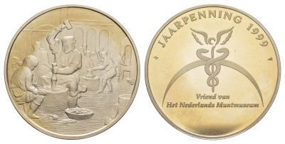 Нидерланды медаль "Музея монетного двора" 1999 медаль вручалась «Друзьям музея», пожертвовавшим музею минимальную сумму в предыдущем году, тираж 1.000 экземпляров, диаметр 38 мм, вес 22,5 гр медно-никель PROOF 3711-132