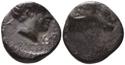 Древняя Греция, Кария, Галикарнас гемиобол 400 - 340 гг. до н.э. голова Аполлона / голова барана, 0,43 гр SNG Helsinki 873; SNG Kayhan 996 серебро 1073-9-73