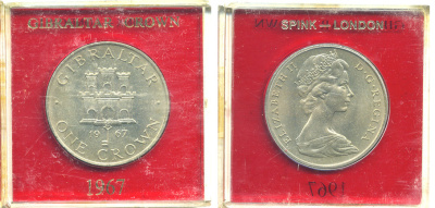 Гибралтар 1 крона 1967 Елизавета II (1952-2022), старый замок, в оригинальной пластиковой коробке, первый год чекана KM 4 медно-никель UNC 6-6-1-9