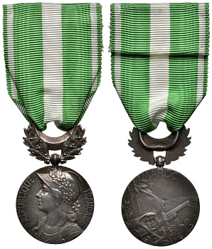 Франция медаль 1909 за миротворчеcкие операции в Марокко 1907-1912 год, без планки  серебро    00-812-51