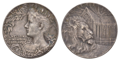 Нидерланды медаль в память о восшествии на престол королевы Вильгельмины, 6 сентября 1898 1898 Голландский лев перед Новой церковью, медальер И. К. Винеке, диаметр 27 мм, вес 8,65 гр серебро 5010-1531