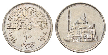Египет 10 пиастров 1984 Мечеть Мухаммеда Али KM 556 медно-никель UNC 4673-653