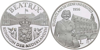 Нидерланды медаль ND королева Беатрикс, встреча со студентами университета Ляйсде, диаметр 38,5 мм., вес 22,12 гр.  серебро  PROOF  1078-6-62