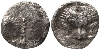 Древняя Греция, Кария, Гекатомнос гемиобол IV в. до н.э. голова льва / скальп льва, 0,46 гр SNG Keckmann 837 ff серебро 1073-9-45