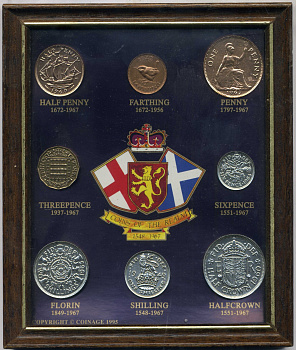 Великобритания набор из 8 монет 1956-1967 фартинг, 1/2 и 1 пенни; 3 и 6 пенса; 1 и 2 шиллинга (флорин), 1/2 кроны, подарочный набор в рамке KM 895, 896, 897, 900, 903, 906, 907 бронза, медно-никель, никель латунь 00-00