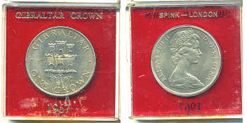 Гибралтар 1 крона 1967 Елизавета II (1952-2022), старый замок, в оригинальной пластиковой коробке, первый год чекана KM 4 медно-никель UNC 6-6-1-16