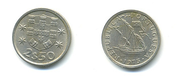 ПОРТУГАЛИЯ 2,5 ЭСКУДО 1975 ПАРУСНИК KM 590 медно-никель 176-126