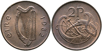 ИРЛАНДИЯ 2 ПЕНСА 1982 ВИНЬЕТКА В ВИДЕ СТИЛИЗОВАННОЙ ПТИЦЫ ИЗ ВТОРОЙ БИБЛИИ КАРЛА II ЛЫСОГО KM 21 бронза 4525-1125