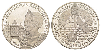 Нидерланды медаль посвященная королеве Беатрикс ND девиз Девиз Je Maintiendrai, диаметр 32,9 мм, вес 13,1 гр никель UNC 4645-1113