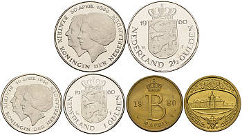 Нидерланды набор из 2 монет + жетон монетного двора 1980 30 апреля 1980 + коробка  медно-никель  UNC 5-6-1-26