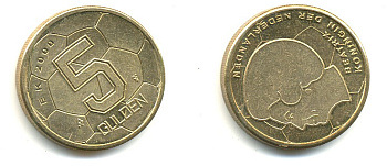 Нидерланды 5 гульденов 2000 Беатрикс (1980-2013), чемпионат мира по футболу 2000 года в Нидерландах KM 231 никель плакированный латунью 84-1111