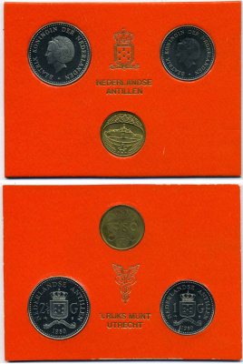 Нидерландские Антилы набор из 2 монет + жетон монетного двора 1980 1 И 2 1/2 гульдена 1980, Беатрикс (1980-2013), на коронацию Беатрикс, Урехт, в оригинальном буклете KM 200, 201 никель UNC 00-00