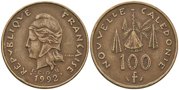Французская Новая Каледония 100 франков 1992 хижина среди сосен и пальм, (IEOM) KM 15, Schoen 16, Lec 137 никель бронза 88-821