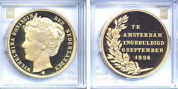 Нидерланды медаль ND 6 СЕНТЯБРЯ 1898 ГОДА КОРОНАЦИЯ КОРОЛЕВЫ ВИЛЬГЕЛЬМИНЫ бронза, позолота PROOF 5-3-1-79