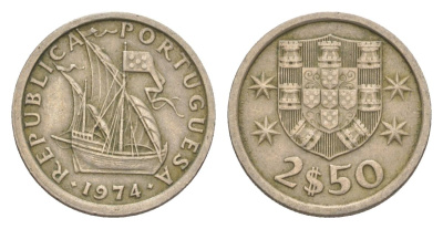 Португалия 2,5 эскудо 1974 KM 590 медно-никель 36-1153