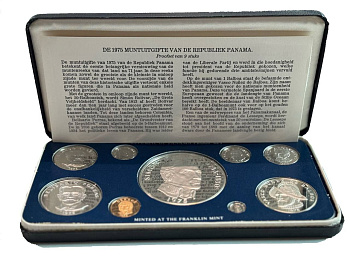 Панама официальный набор из 9 монет (1, 2 1/2, 5, 10, 25 и 50 сентесимо; 1, 5 и 20 бальбоа) 1975 в оригинальной коробке, с сертификатом KM Ps 13 (31, 33, 34, 35, 36, 37, 38, 39.1a, 40.1a) PROOF 1-3-1-13