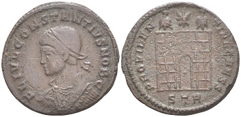 Римская Империя нуммий 324 - 325 Констанций II в ранге цезаря, бюст цезаря, FL IVL CONSTANTIVS NOB C / ворота лагеря, PROVIDENTIAE CAESS, Августа Треверов (из немецкой коллекции 1-й половины XX века, с владельческим конвертом) RIC 456 биллон 1073-15-111