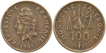 Французская Новая Каледония 100 франков 1984 хижина среди сосен и пальм, (IEOM) KM 15, Schoen 16, Lec 134 никель латунь 4137-731