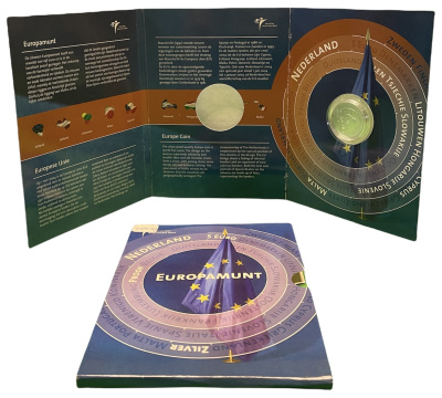 Нидерланды 5 евро 2004 королева Нидерландов Беатрикс, вступление в ЕЭС, в оригинальном картонном буклете KM 252 серебро PROOF 5-6-2-02