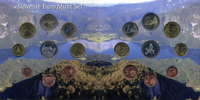 Словения набор из 8 евромонет + жетон 2007 в красочном буклете  биметалл  UNC  1-6-1-04