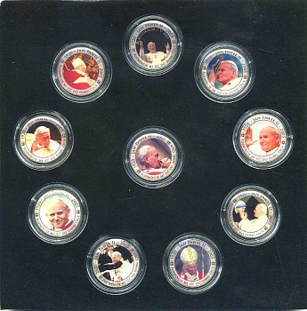 Польша набор из 10 монет 2011 беатификация понтифика папы Иоанна Павла II (1920-2005), в оригинальной коробке с сертификатом, цветная эмаль на 20 злотых    UNC  5-5-1-01