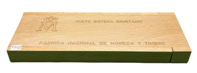 Испания набор из 10 монет 1985-1990 в оригинальной деревянной коробке UNC 5-4-3-05