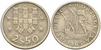 Португалия 2,5 эскудо 1965 парусник KM 590 медно-никель 3718-145