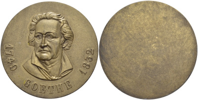 Германия медаль ND Иоганн Вольфганг фон Гёте (1749-1832) немецкий поэт, государственный деятель, мыслитель, естествоиспытатель, диаметр 56 мм.  жёлтый металл    1089-1-12