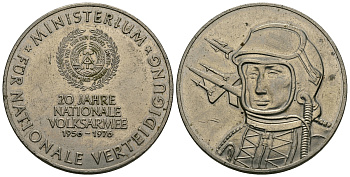 ГДР МЕДАЛЬ 1976 20 ЛЕТ НАРОДНОЙ АРМИИ, 40 мм, 27,9 гр медно-никель UNC 05-122-15
