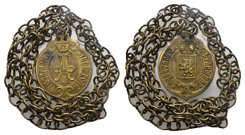 Россия знак XIX век Знак волостного старшины Лифляндской губернии. Размер 54,8х45,7 мм. Вес 122,88 г (с цепью) ММ № 5024 (аналогичен). бронза    10-004-08