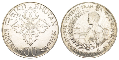Бутан 30 нгултрумов 1975 ФАО - Международный женский год, с вкладышем с полной информацией о монете KM 44 серебро BU 1083-4-41