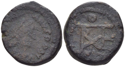 Византийская Империя, Херсонес пентануммий 537 Юстиниан I, DN IVSTINIANVS PP AVG голова ИМПЕРАТОРА в диадеме / МОНОГРАММА Херсонеса, 2,44 ГР FINE (RARE) DOC 108; MIBE 253 медь 1073-6-16