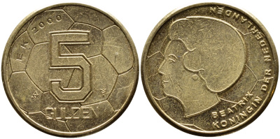 Нидерланды 5 гульденов 2000 Беатрикс (1980-2013), чемпионат мира по футболу 2000 года в Нидерландах KM 231 никель плакированный латунью 4391-254