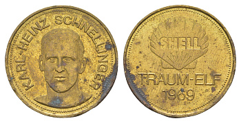 Германия жетон Shell - Dream Team Германии - Карл-Хайнц Шнеллингер 1969 диаметр 26 мм, вес 5 гр сталь плакированная латунью 4175-834