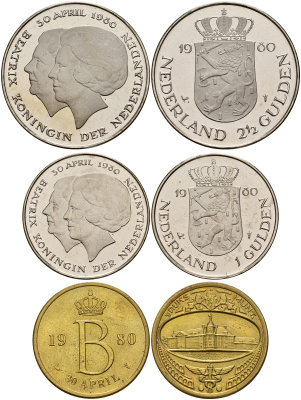 Нидерланды набор из 2 монет 1980 Беатрикс королева Нидерландов, коробка, сертификат, жетон монетного двора    UNC 4-3-5-15