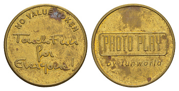 Великобритания жетон фото игра от веселого мира (photo play by fun world) диаметр 26 мм, вес 7,6 гр латунь 4656-641