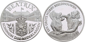 Нидерланды медаль ND королева Беатрикс, хобби Беатрикс, скульптура, диаметр 38,5 мм., вес 22,12 гр.  серебро  PROOF  1078-6-44
