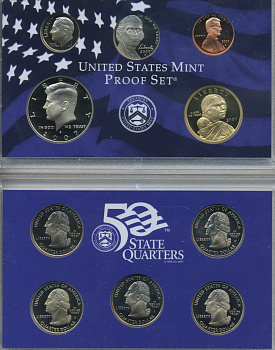 США 2 официальных набора в одном 2007 S, два пруфсета в пластиковых коробках, регулярный чекан и 5 квотеров штаты, в оригинальной коробке с сертификатом PROOF 3-6-2-6