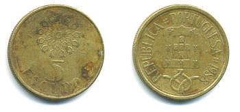 ПОРТУГАЛИЯ 5 ЭСКУДО 1988 KM 632 никель латунь 23-753