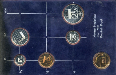 Нидерланды набор из 5 монет + жетон мондвора 1982 в оригинальной упаковке мондвора PROOF 5-4-1-91